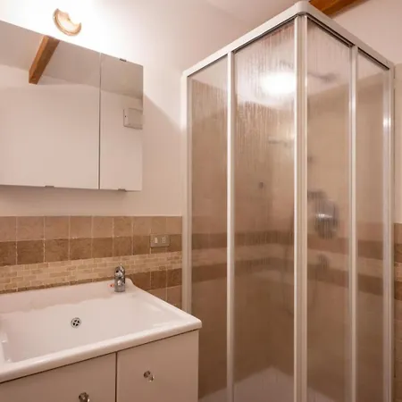 Maison Casanova, Superiore Ospitar Ossimo