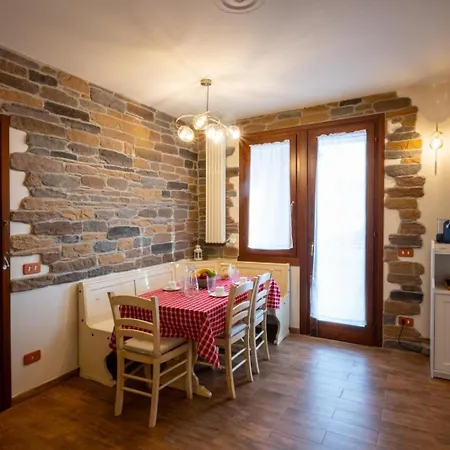 Maison Casanova, Superiore Ospitar *